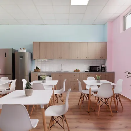 Local Hostel&suites * Potamós