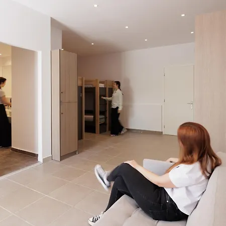 Local Hostel&suites *