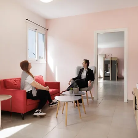 Hostal Local Hostel&suites *