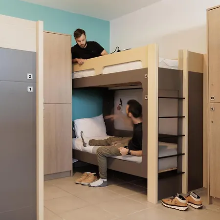 Hostal Local Hostel&suites