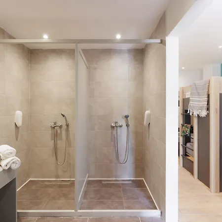 Local Hostel&suites Hostal *