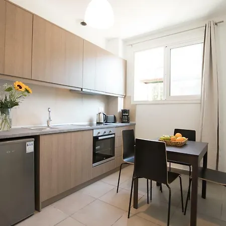 Hostal Local Hostel&suites *