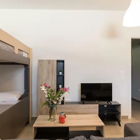 Local Hostel&suites *