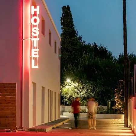 Local Hostel&suites *