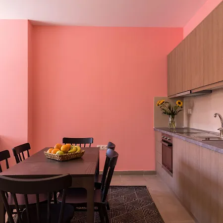 Hostal Local Hostel&suites *