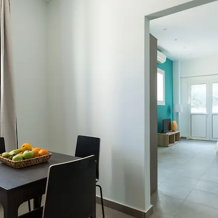 Local Hostel&suites *