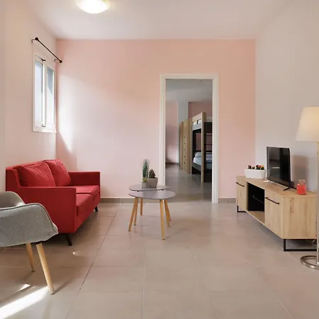 Hostal Local Hostel&suites *