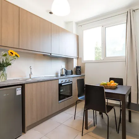 Local Hostel&suites Potamós