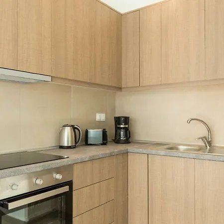 Local Hostel&suites *