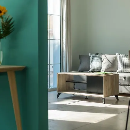 Local Hostel&suites * Potamós